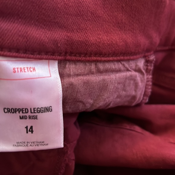 Express Red Cropped Plus size jeans - Picture 5 of 6